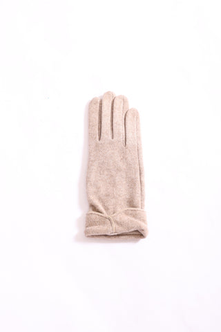 Camel Gloves (flat lay) – Evette Glove in camel beige, elegant cold weather accessory.