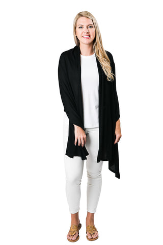 Woman wearing black colored shawl