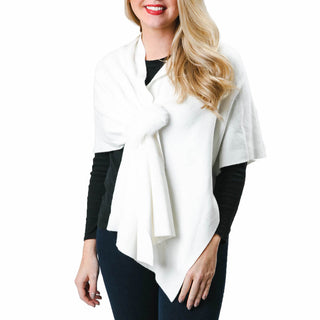 Winter white keyhole wrap with winter white faux fur loop
