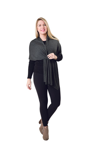 Woman wearing a dark gray keyhole-closure wrap