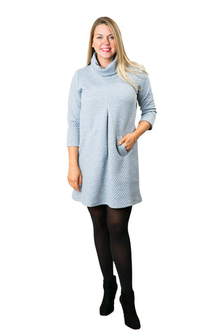 Gray quilted dress with front pleat and pockets