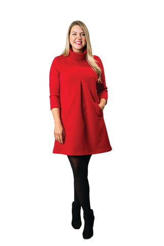 Red quilted dress with front pleat and pockets